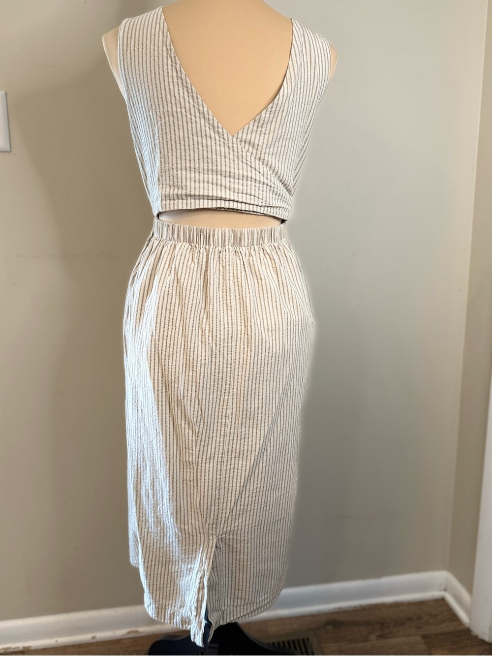Modern Citizen maxi dress cream tan stripe wrap open back SZ SM